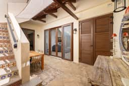 AV254 - Charming 2-Bedroom Oceanview Retreat