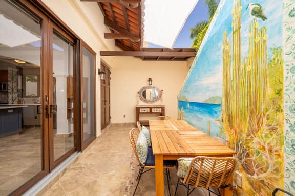 AV254 - Charming 2-Bedroom Oceanview Retreat